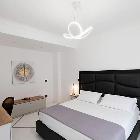 Apartments Hotel Real Suite Napoli Chiaia Mergellina מראה חיצוני תמונה