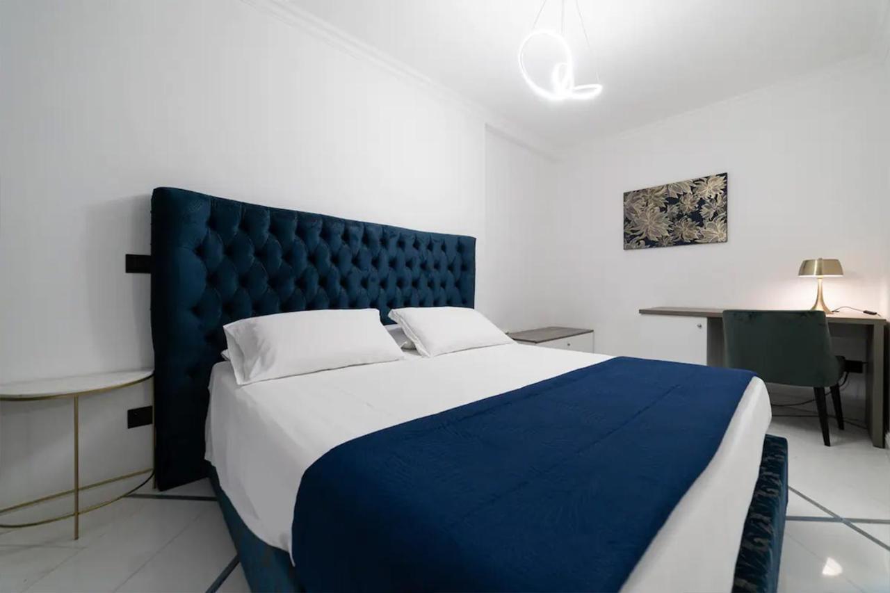 Apartments Hotel Real Suite Napoli Chiaia Mergellina מראה חיצוני תמונה