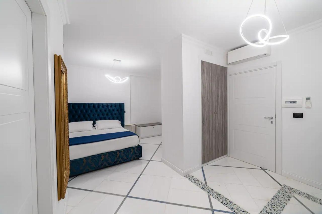 Apartments Hotel Real Suite Napoli Chiaia Mergellina מראה חיצוני תמונה