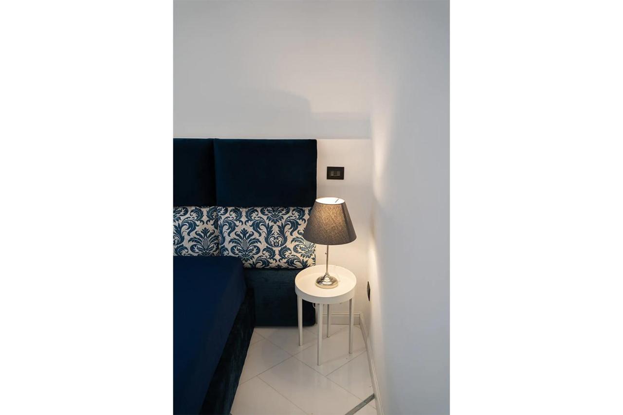 Apartments Hotel Real Suite Napoli Chiaia Mergellina מראה חיצוני תמונה